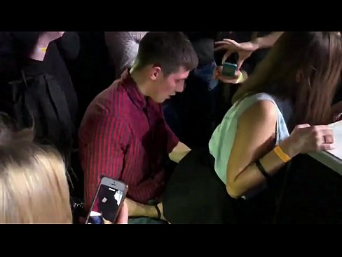 ❤️ రష్యన్ నైట్‌క్లబ్‌లో నిజమైన సెక్స్. 18 ఏళ్ల రష్యన్ అమ్మాయి మలద్వారం మరియు యోనిలో నైట్‌క్లబ్‌లో ఇబ్బంది పెట్టింది ❤ అంగ వీడియో te.fuxporn-com.ru ﹏